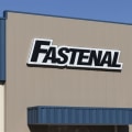 What are the weaknesses of fastenal?